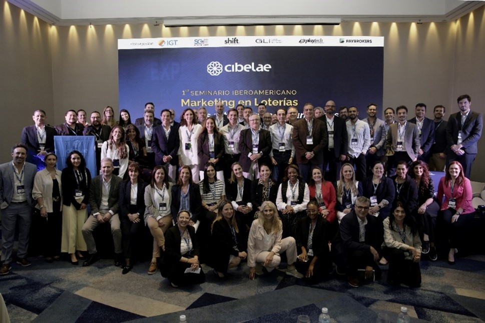 Foto de familia de los participantes en Cibelae Foto de familia de los participantes en Cibelae