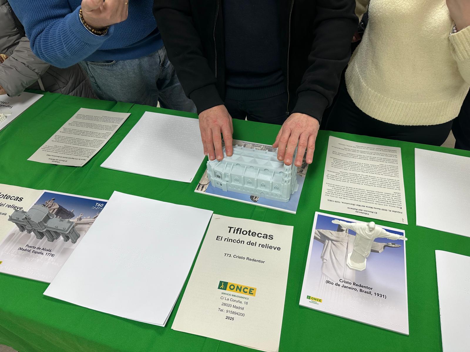 Detalle de una de las láminas impresas 3D de uno de los monumentos