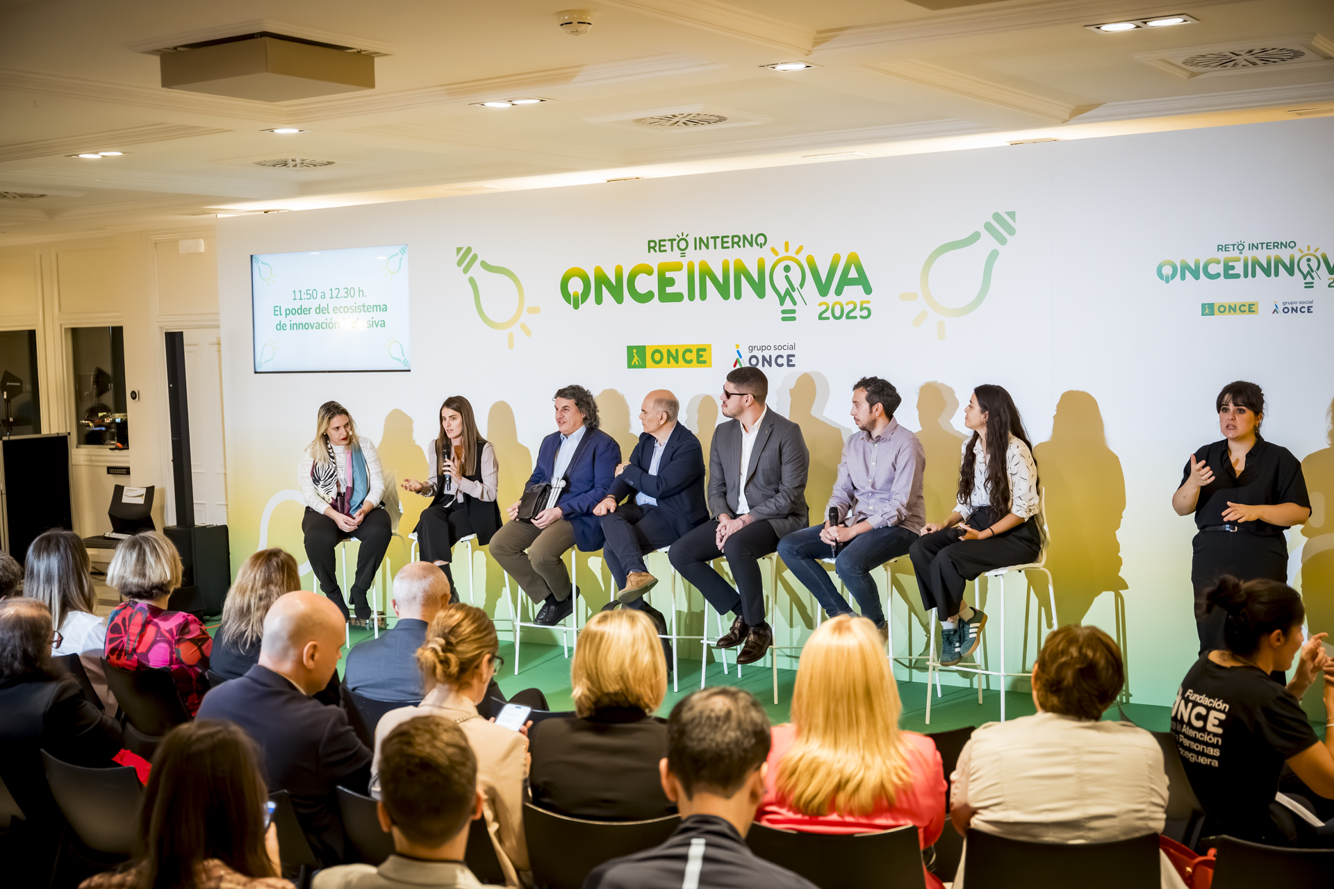 Una de las mesas redondas sobre innovación celebrada durante la gala de finalistas del reto