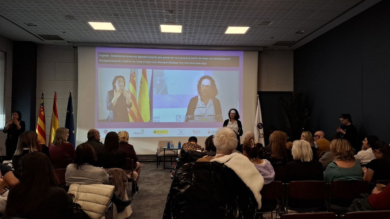 Momento de la intervención de Ana Peláez durante el Foro