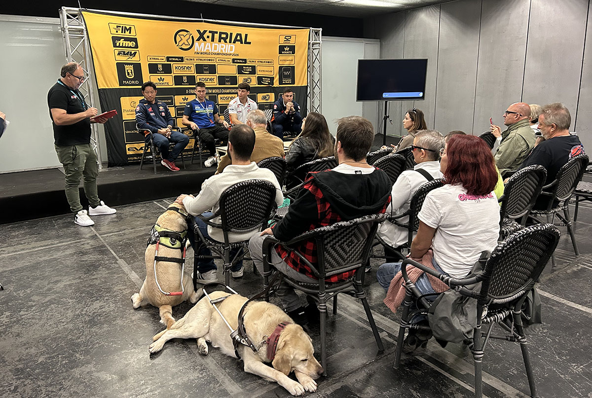 Momento de la charla con los pilotos