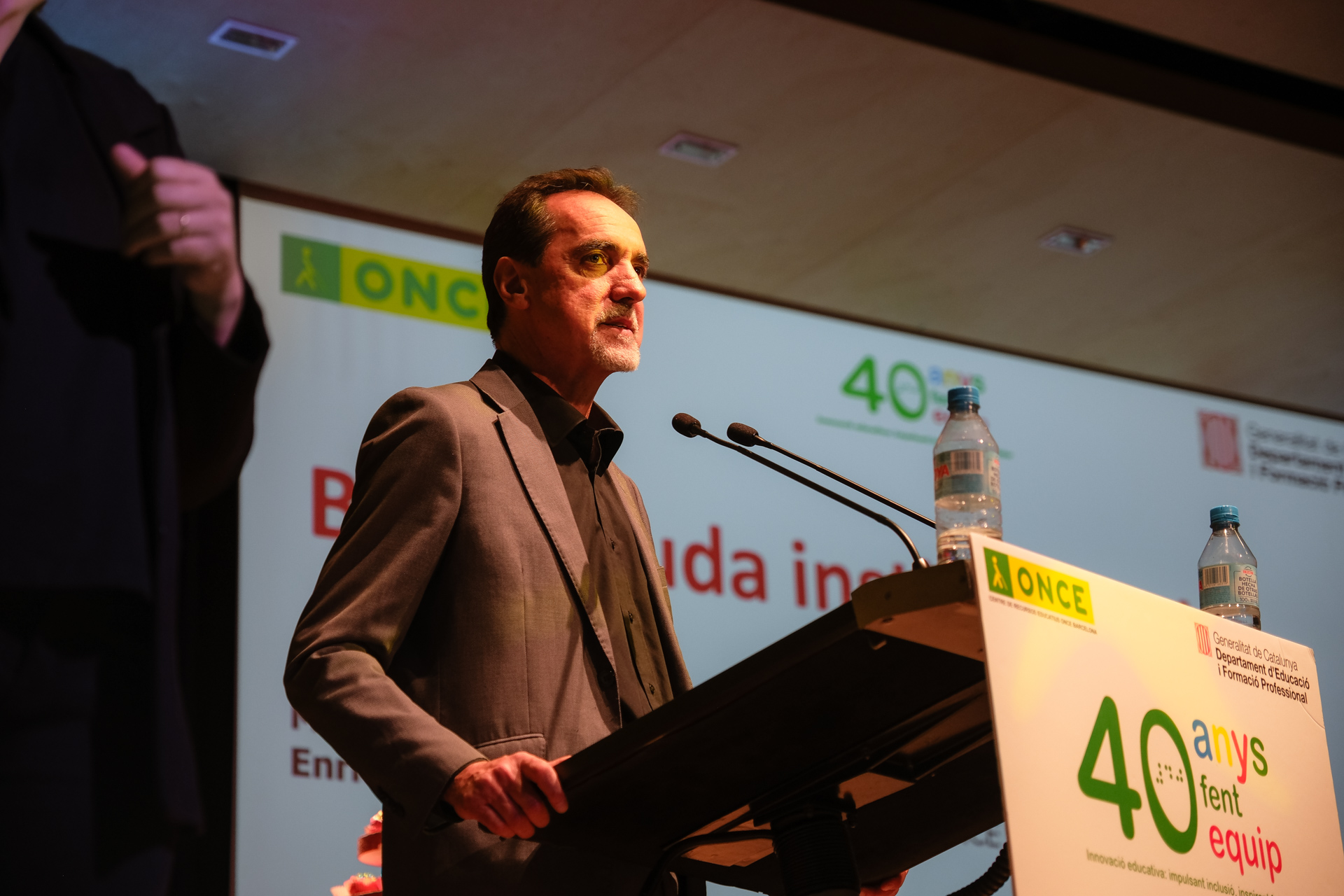 Enric Botí durante su intervención en el acto conmemorativo de los 40 años del CRE de Barcelona