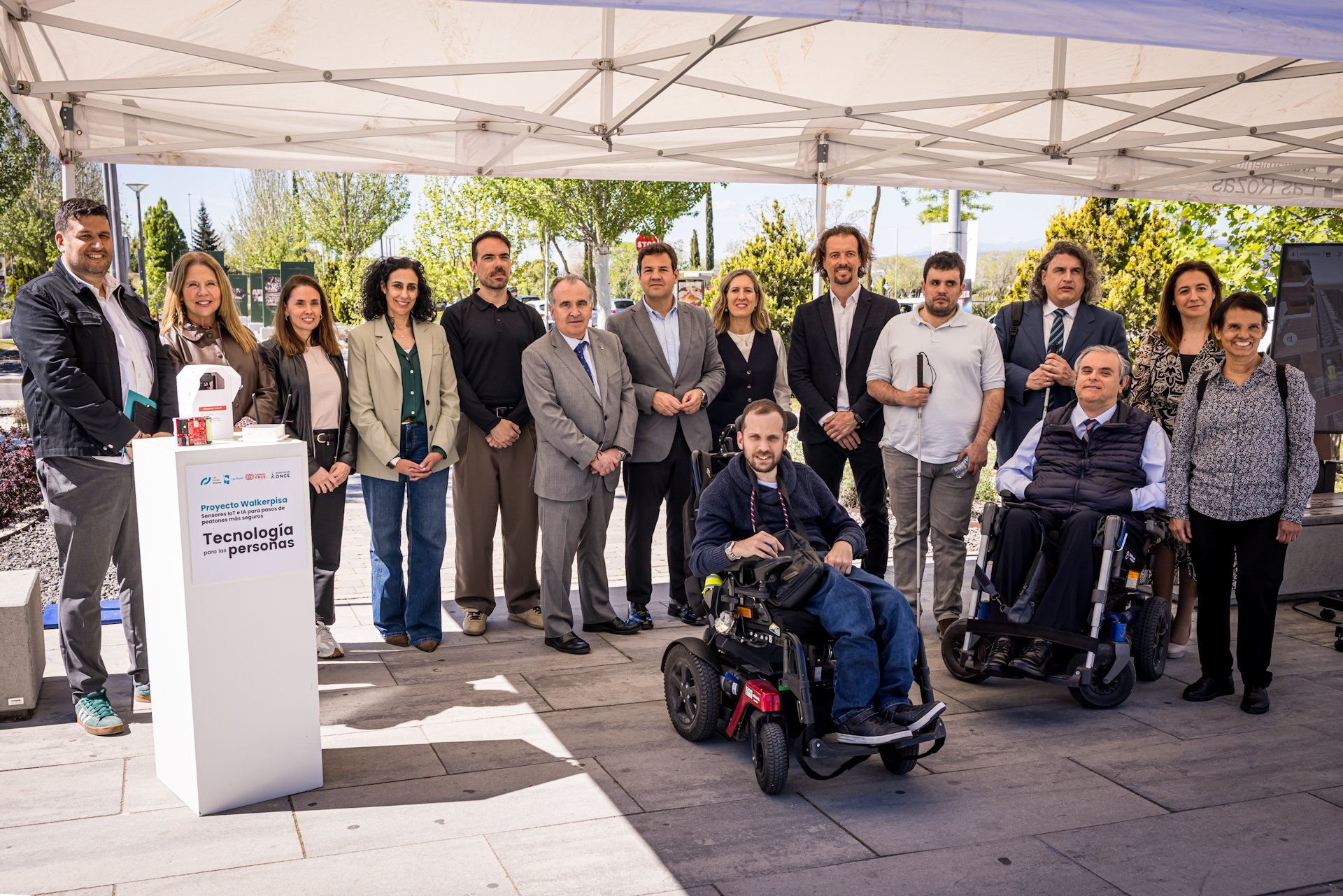 Foto de familia del acto de presentación del proyecto WalkerPisa