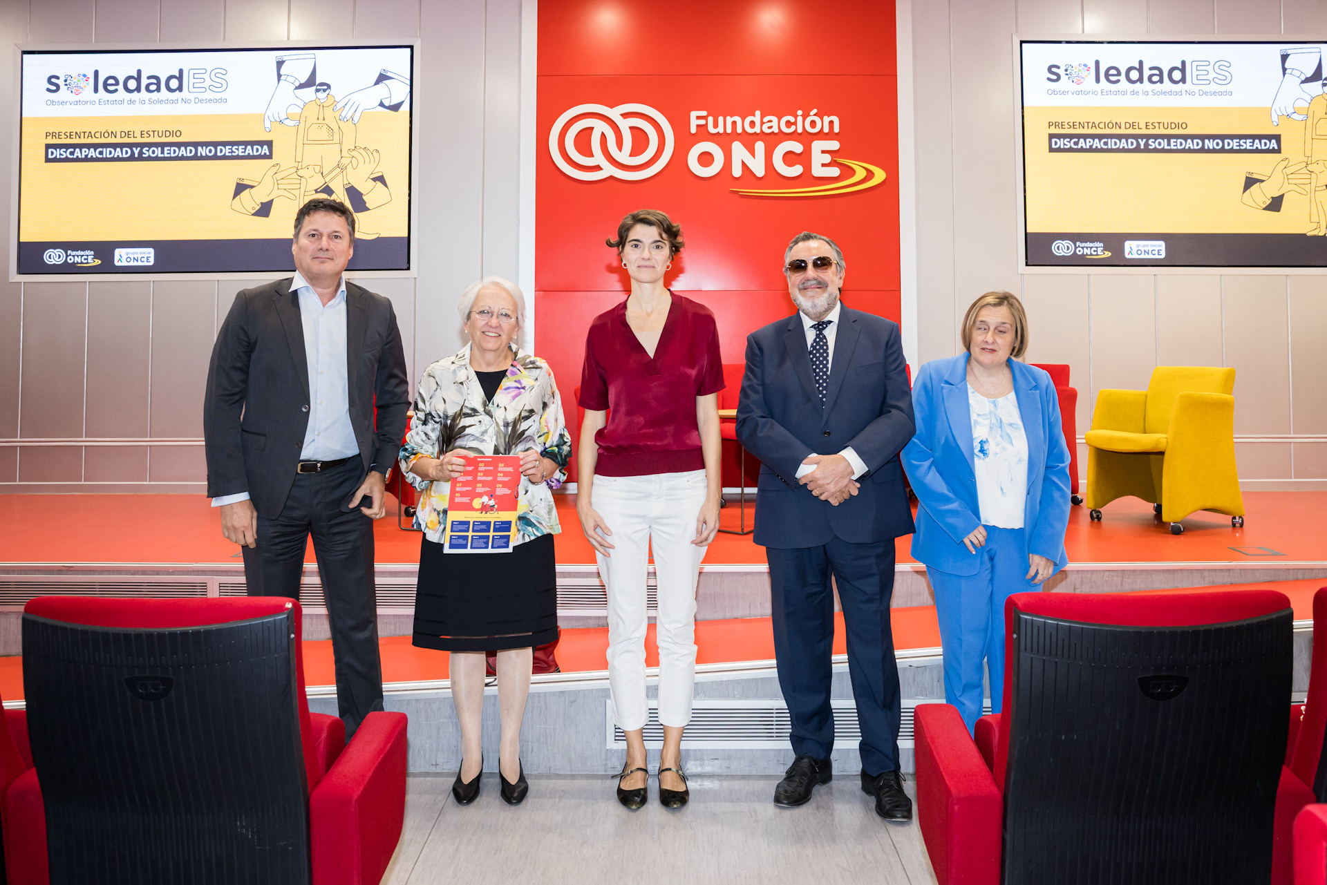 De izquierda a derecha: Josep Alfonso, Matilde Fernández, Rosa Martínez, Miguel Carballeda e Imelda Fernández en la presentación del estudio