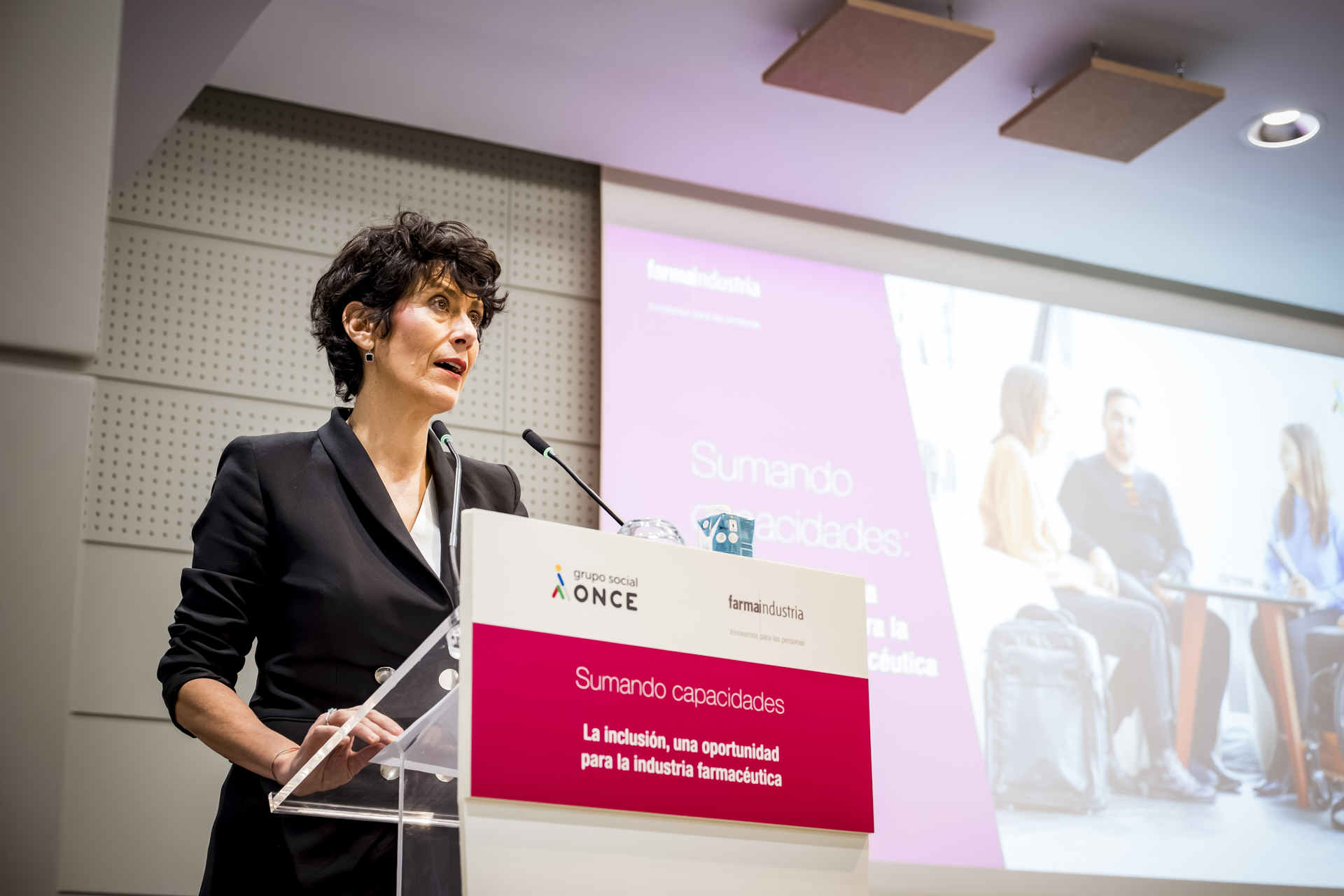 ministra de Inclusión, Seguridad Social y Migraciones, Elma Sáiz, en la clausura de la Jornada