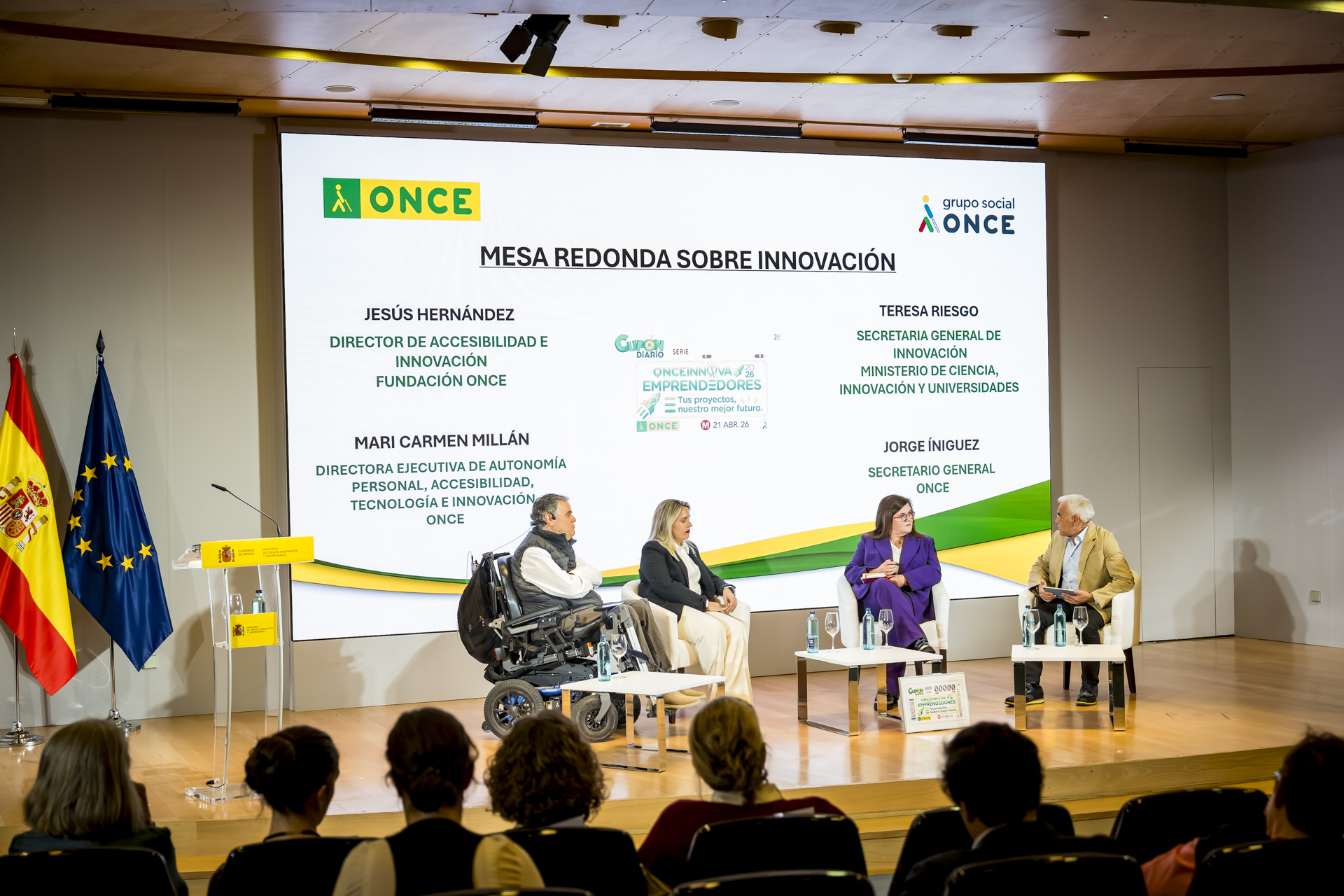 De izda. a dcha. Jesús Hernández; Carmen Millán, Teresa Riesgo y Jorge Íniguez