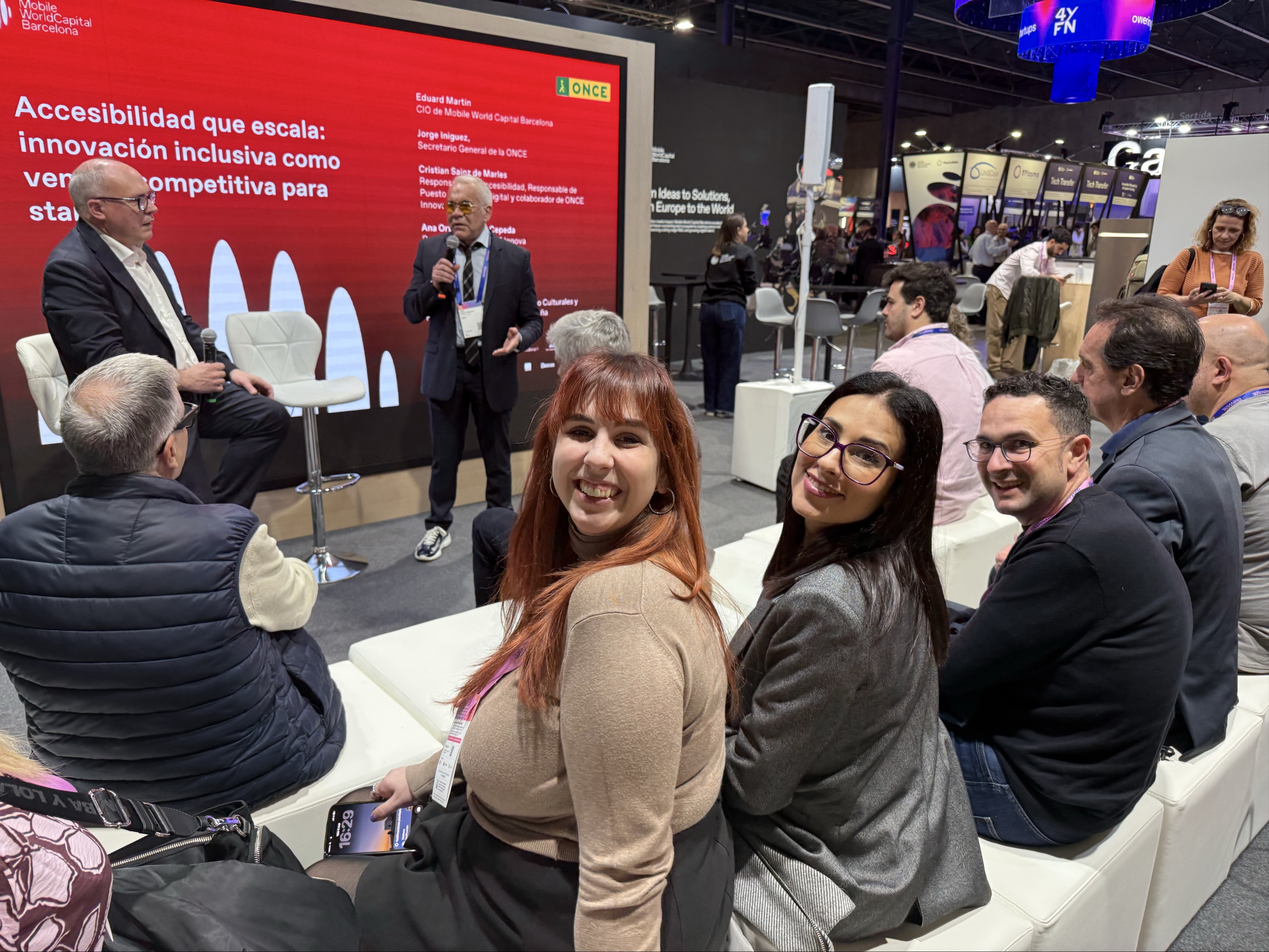 Momento de la intervención de Jorge Íniguez en el MWC