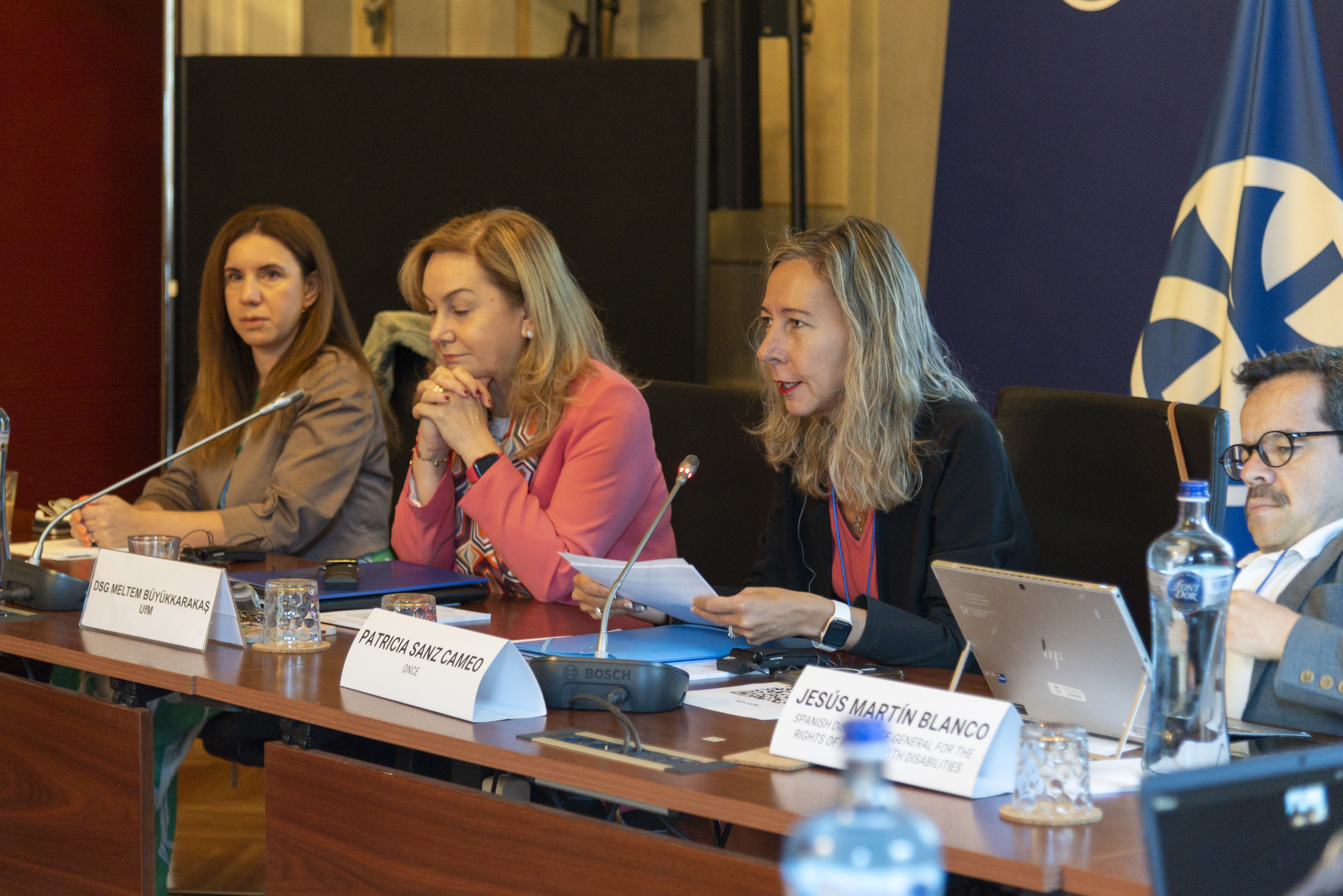 Momento de la participación de Patricia Sanz en el diálogo