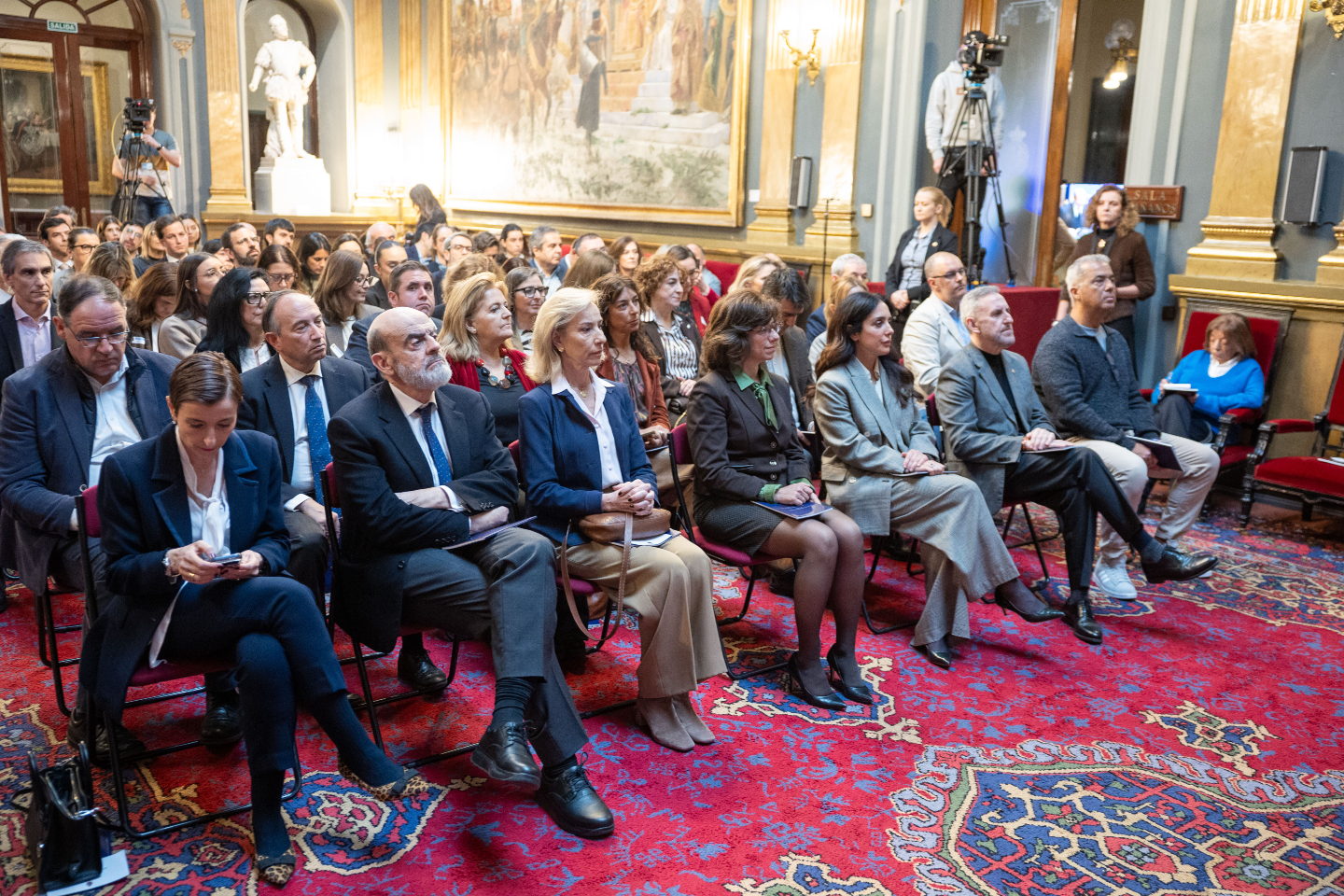asistentes a la inauguración del programa empresas parlamentarios